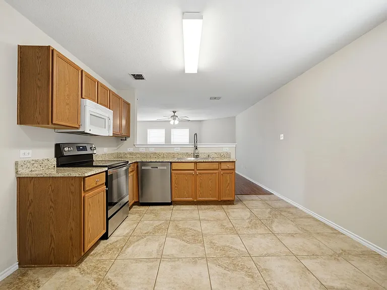 712 Preston Dr — Photo 10