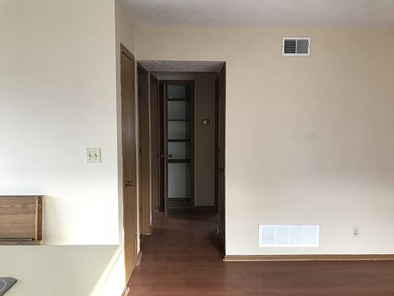2nd image of 240 S 26th St APT 3