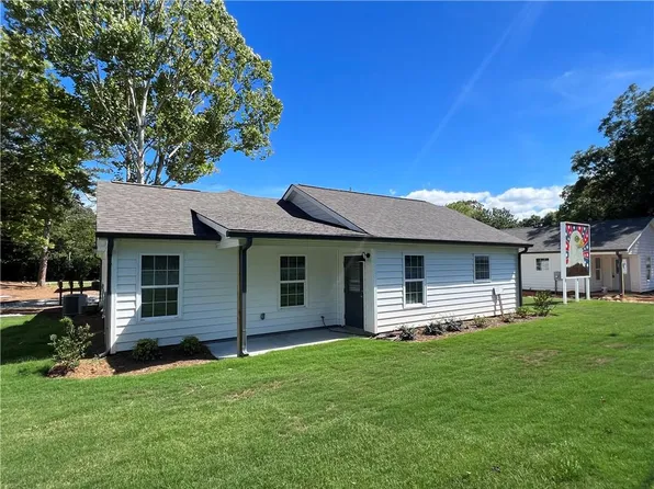 5956 Moon Dr, Lula, GA 30554