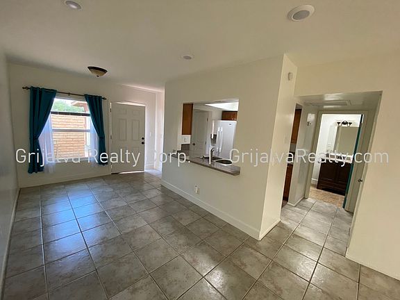 4th image of 3411 E Glenn St Unit 3