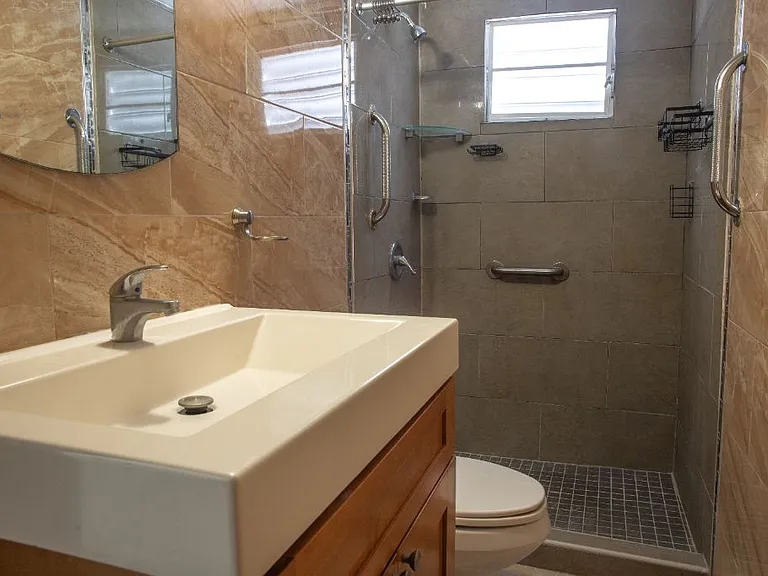Bo Calvache Sector Valle Escondido The Captains St #The Captains Studio — Photo 12