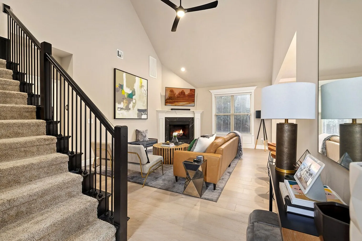 4 bed, 2.0 bath, 2443 sqft, $4,628 — Photo 2