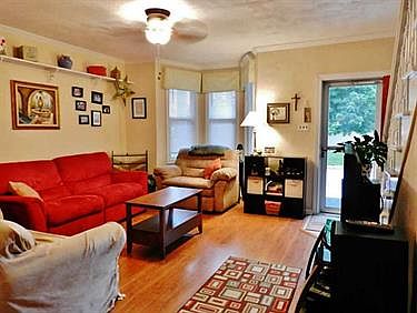 4th image of 535 Locust St