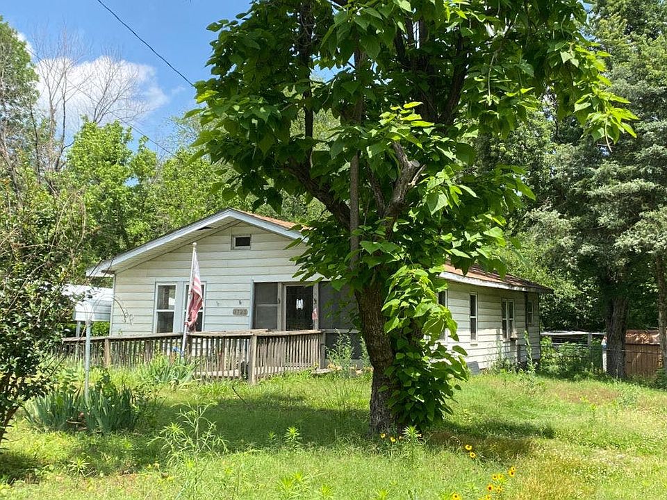 2nd image of 3723 Reed Ln