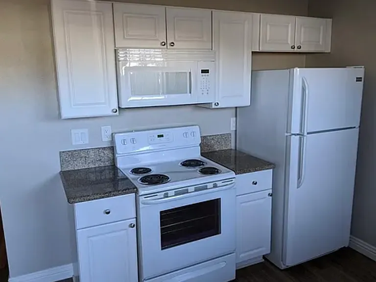 317 Zenith St #15 — Photo 3