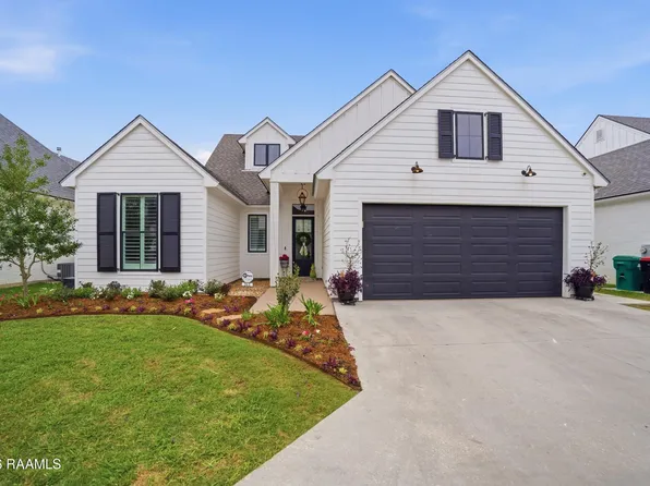 311 Harvest Creek Ln, Lafayette, LA 70508