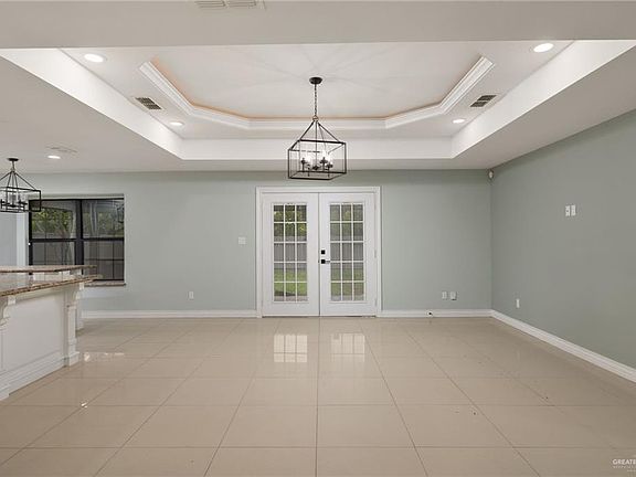 4th image of 3300 Kiwi St