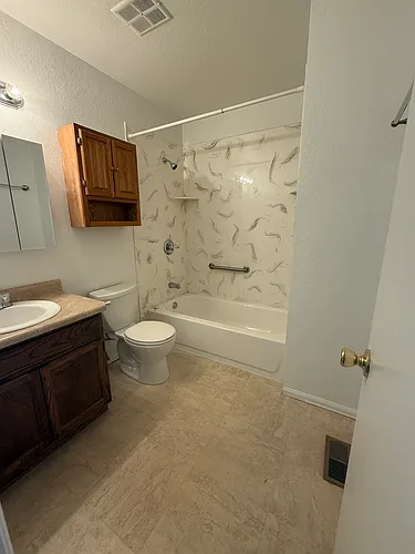 555 Garfield Dr #4 Photo 1