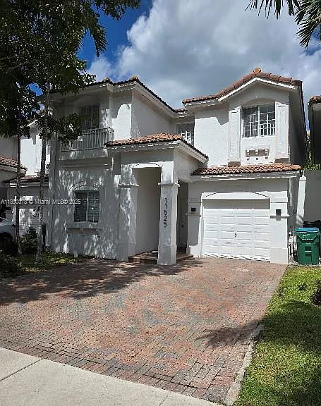 11525 NW 71st St — Photo 2
