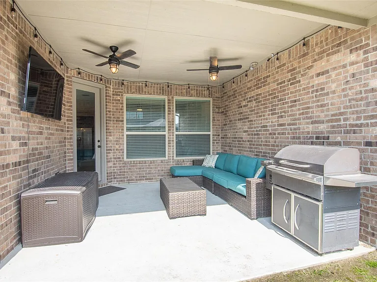 9211 Lowell Cliff Dr — Photo 38