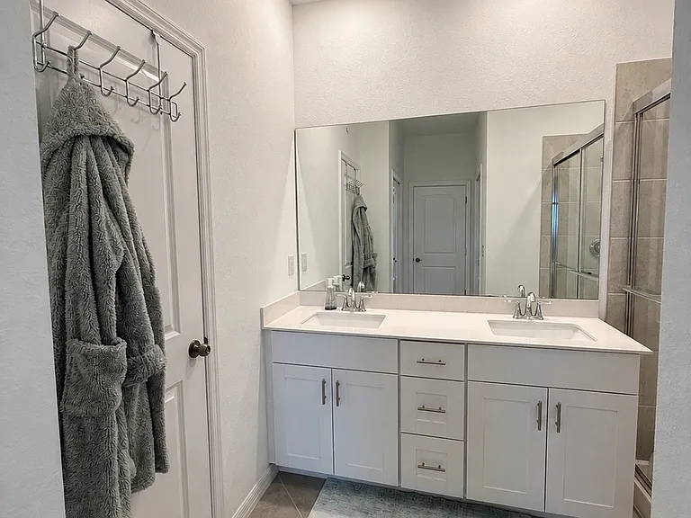 2910 Blossom Way — Photo 8