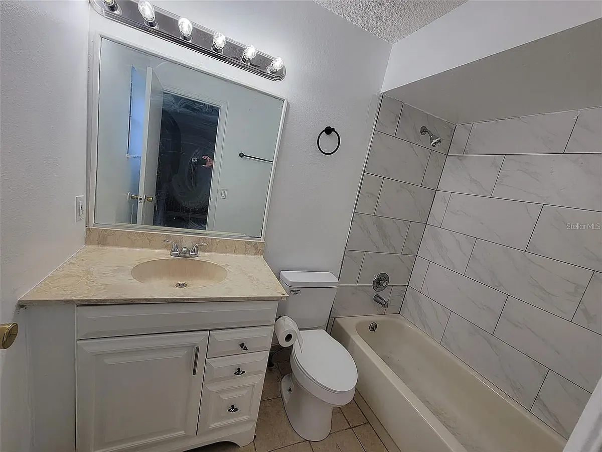 3 bed, 1154 sqft, $1,800 — Photo 3