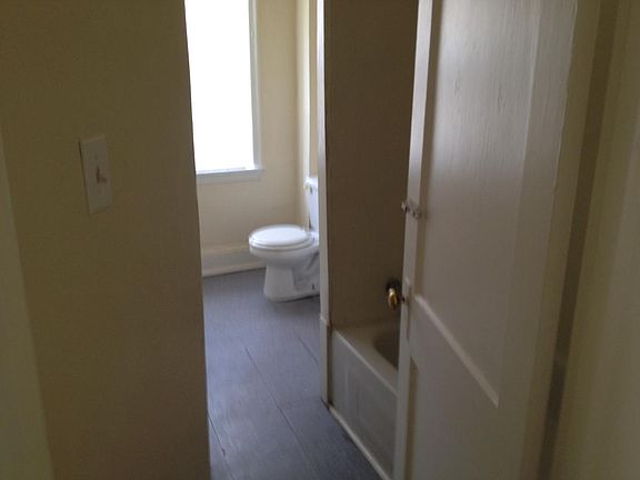 5th image of 1540 Adams Ave #2