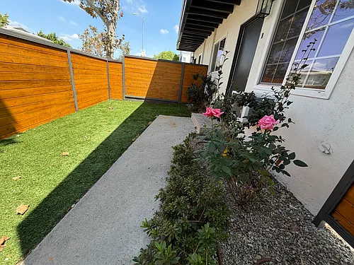 2822 S Redondo Blvd #A Photo 1