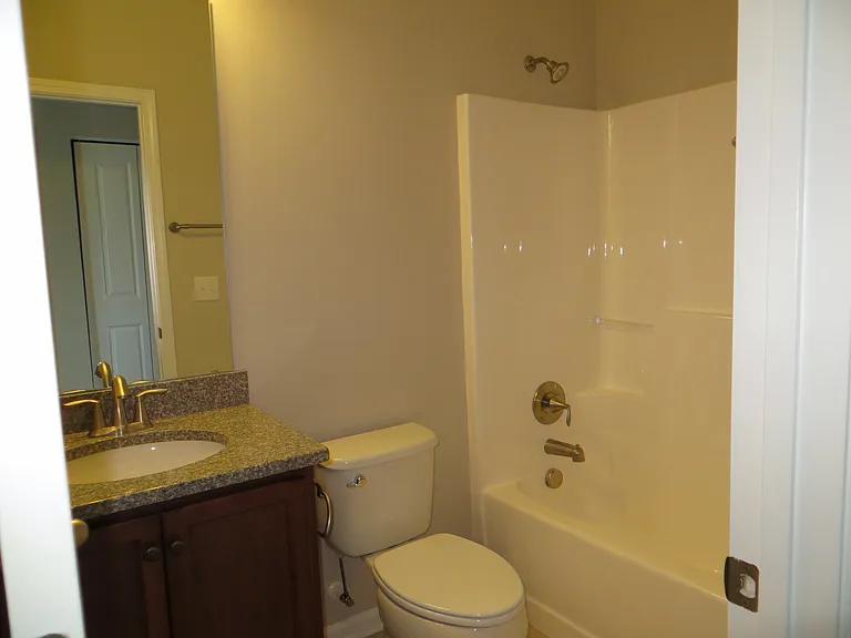 547 Libson St — Photo 8
