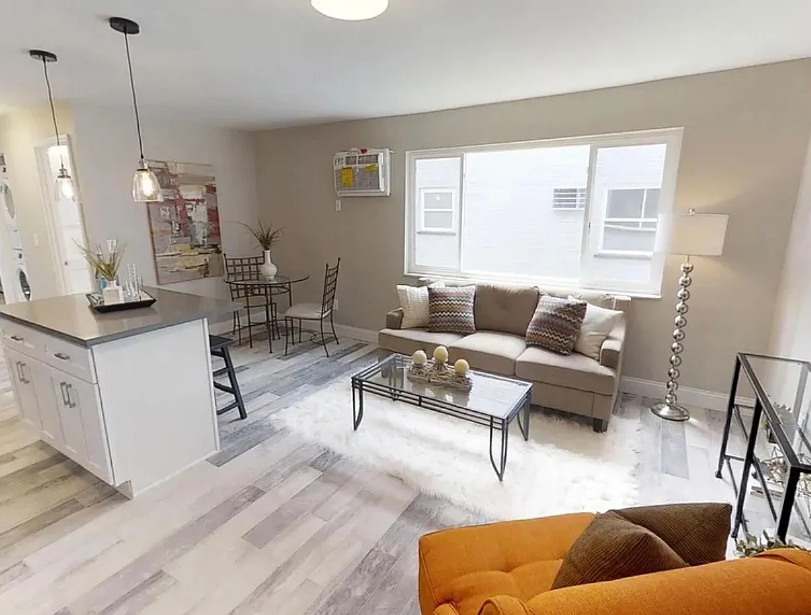 5729 Montgomery Rd - unit 2 — Photo 2