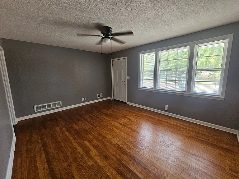 2709 Haymarket Rd — Photo 8