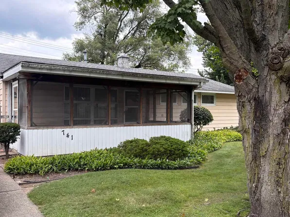 741 Patterson Dr, South Bend, IN 46615