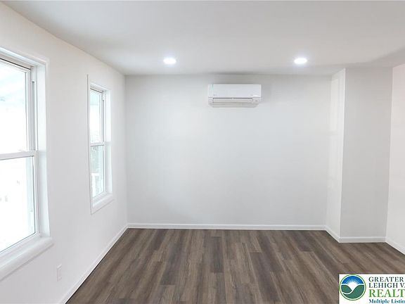 4th image of 752 2nd St