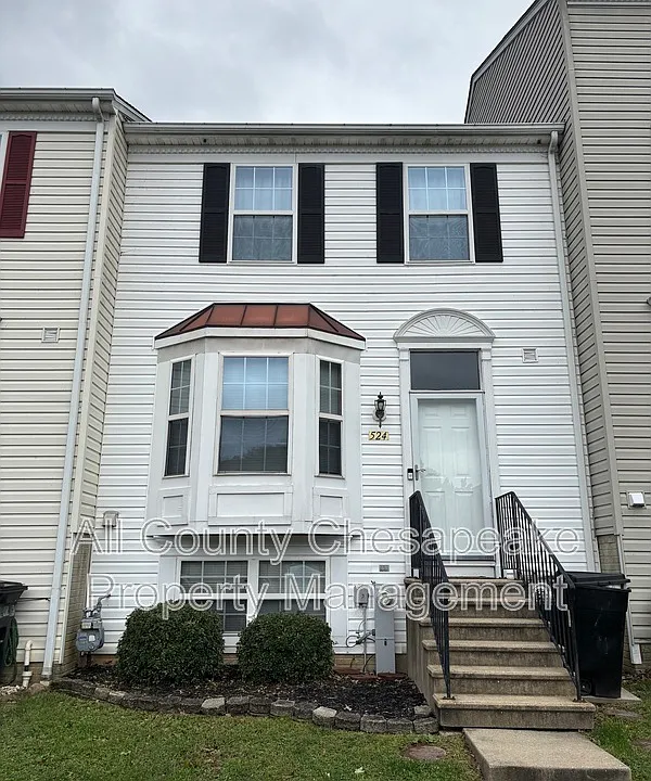 524 Harbour Ct