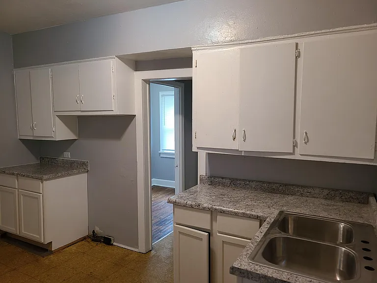 2515 W Cherry St #LOWER — Photo 9