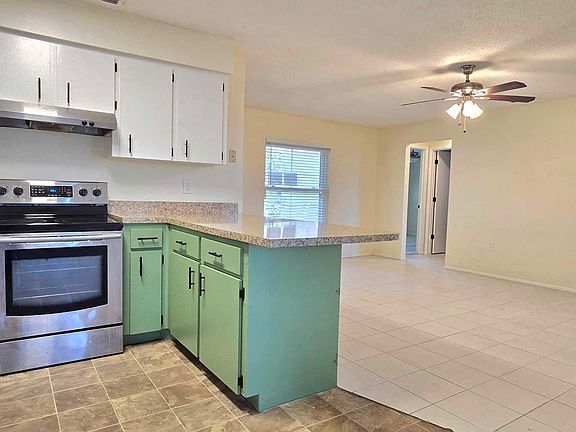 3rd image of 4158 Sunny View Dr