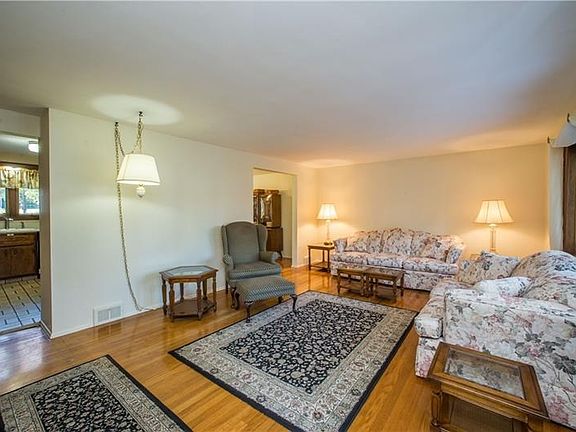 3rd image of 3604 Myrna Dr