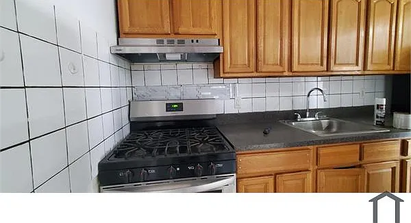 3 bed, 1000 sqft, $3,777 — Photo 4