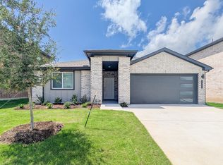 2421 Apex Ave, Grand Prairie, TX 75052