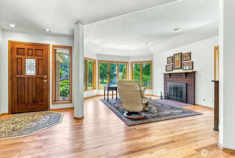 5th image of 2450 Fairfield Drive