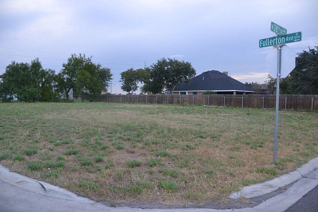 1st image of 2800 Fullerton Ave