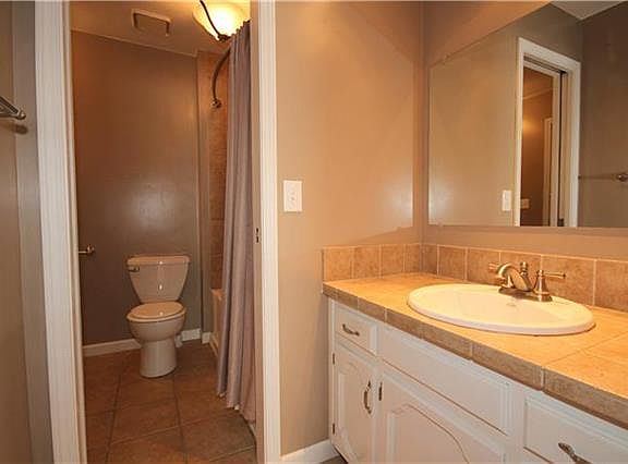 5th image of 8504 N Orchard St