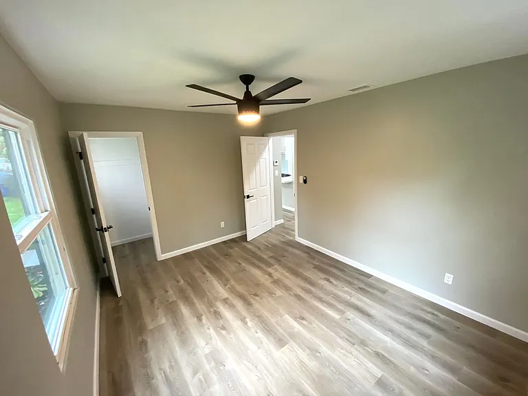 6353 Malcolm Dr — Photo 10