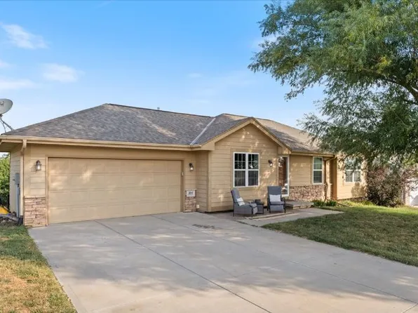204 Hickory Ridge Ln, Glenwood, IA 51534