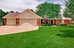 2nd image of 3301 N Woods Ln
