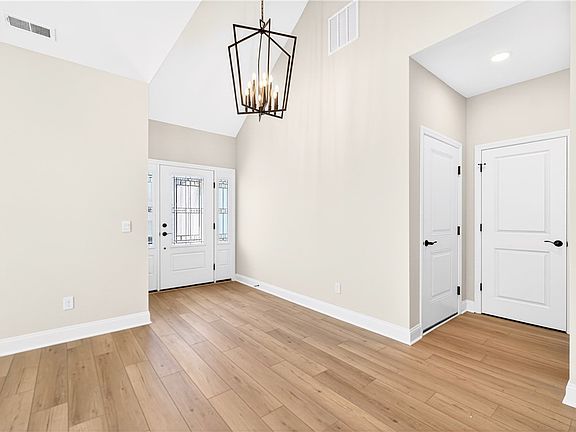 3rd image of 224 Freedom Ln