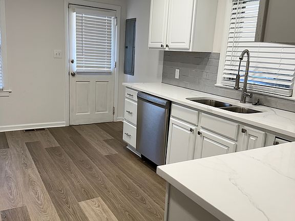 2nd image of 2065 Cambridge Ave