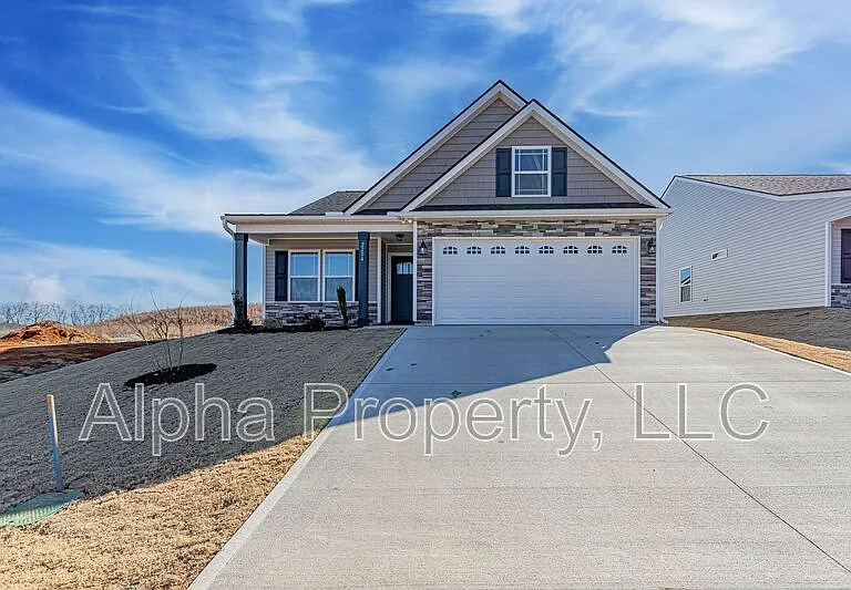 2204 Davenport Ct — Photo 1
