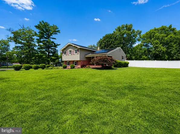 111 Winding Ln, Cinnaminson, NJ 08077
