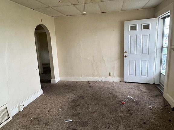 2nd image of 1159 E Columbia St