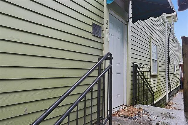 841 Washington Ave — Photo 3