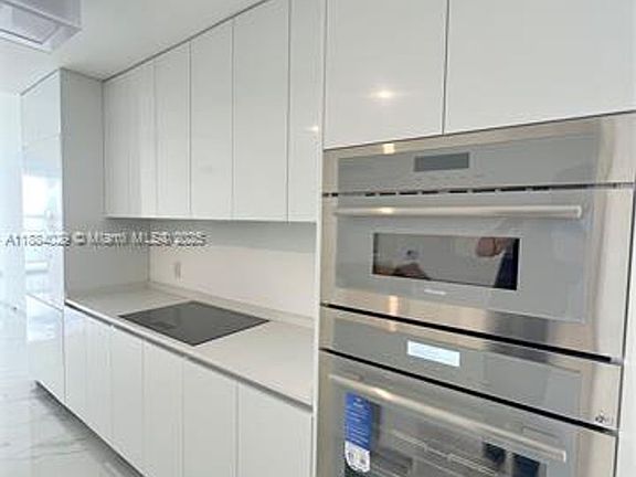 5th image of 700 NE 24th St Unit 1006
