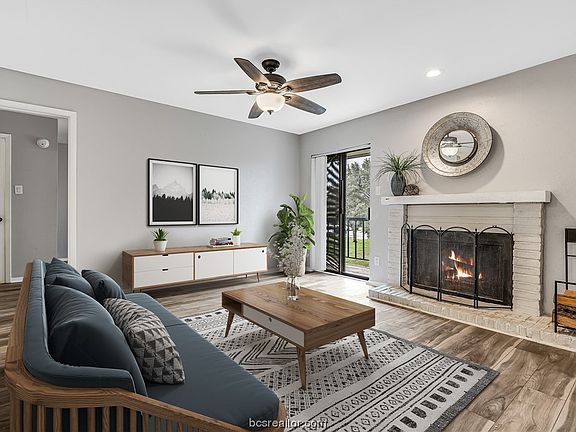 2nd image of 1901 Holleman Dr W #508
