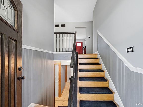 4th image of 16327 Olcott Ave