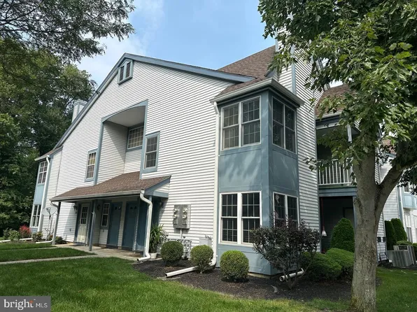 128 Andover Pl, Robbinsville, NJ 08691