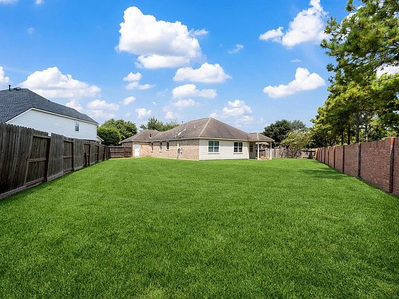 5th image of 2909 Castleton Bay Ln