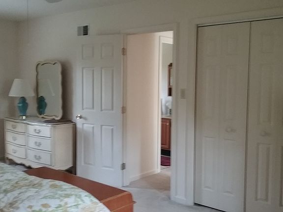 4 bedrooms w/large closets