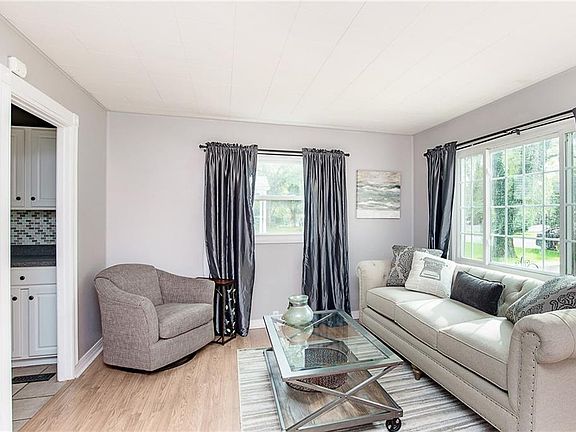 4th image of 5723 N Crittenden Ave