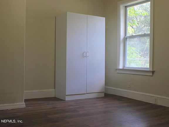 5th image of 6379 Delacy Rd