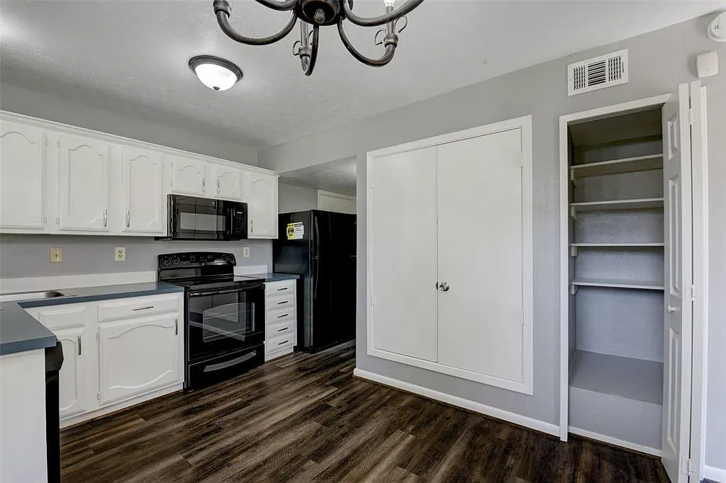 3 bed, 1456 sqft, $1,995 — Photo 4